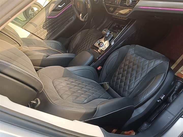 Фото 24 - Hongqi HS5