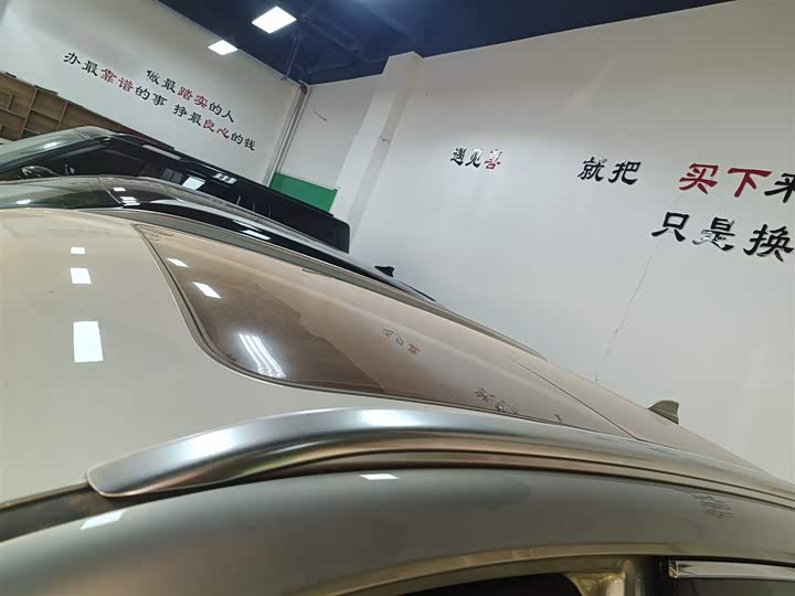 Фото 26 - Hongqi HS5