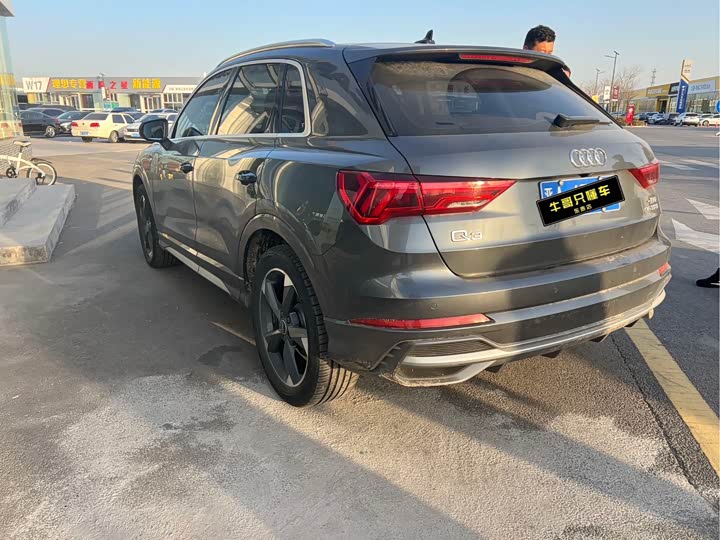 Фото 4 - Audi Q3