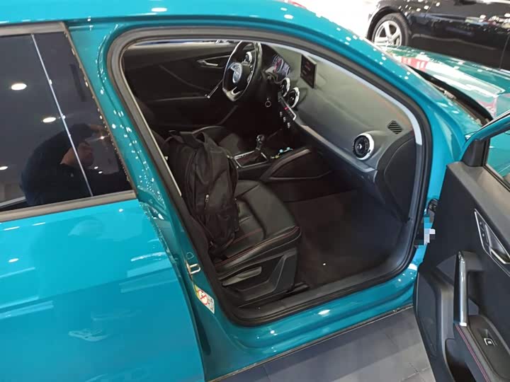 Фото 11 - Audi Q2L