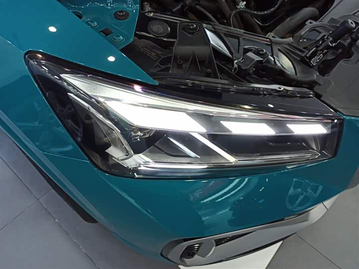 Фото 13 - Audi Q2L