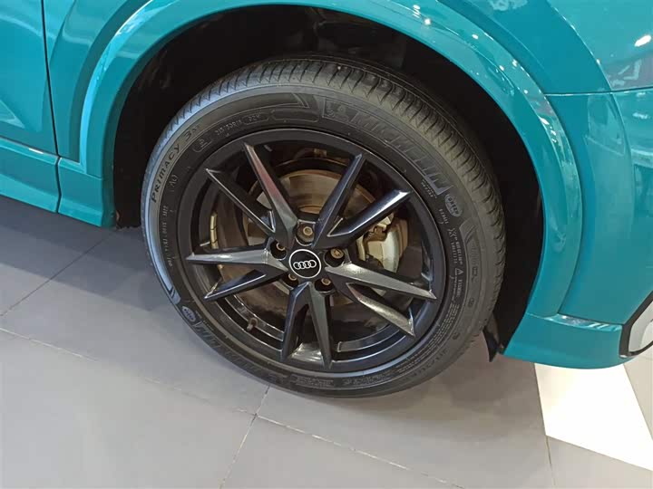 Фото 14 - Audi Q2L