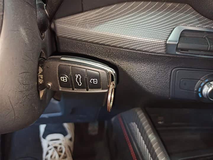 Фото 15 - Audi Q2L