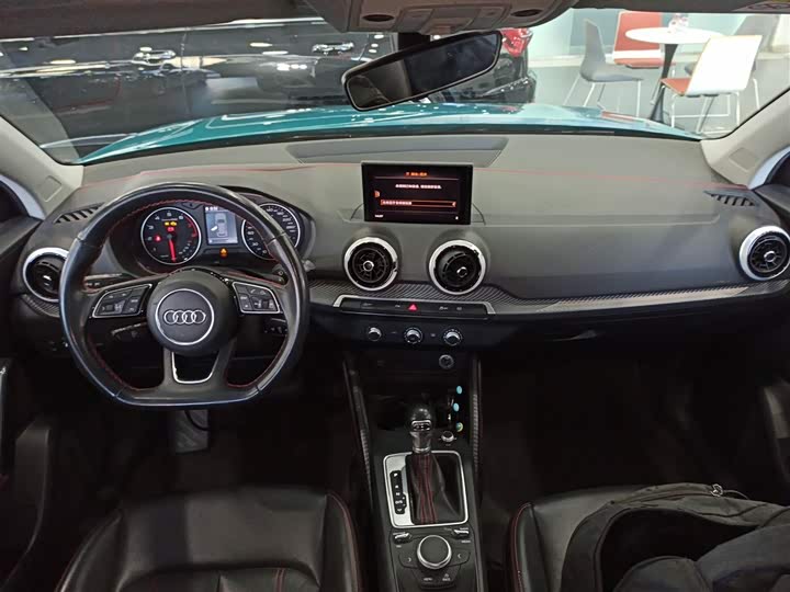 Фото 16 - Audi Q2L