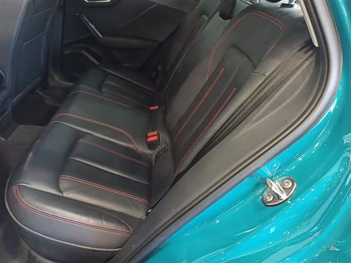 Фото 24 - Audi Q2L