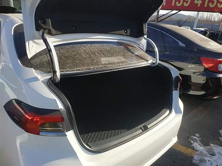 Фото 19 - Toyota Corolla