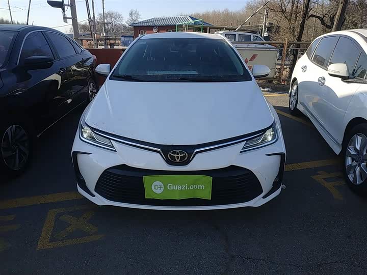 Фото 3 - Toyota Corolla