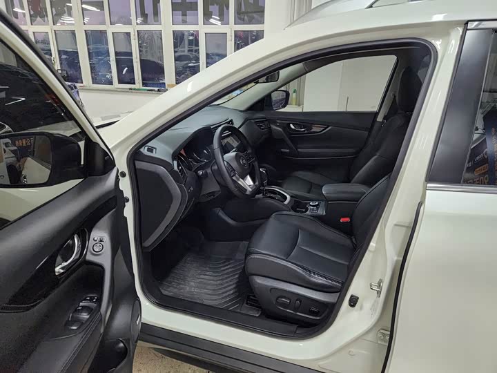 Фото 7 - Nissan X-Trail