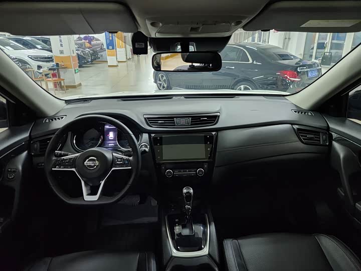 Фото 9 - Nissan X-Trail