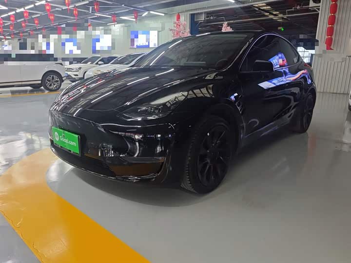 Фото 1 - Tesla Model Y