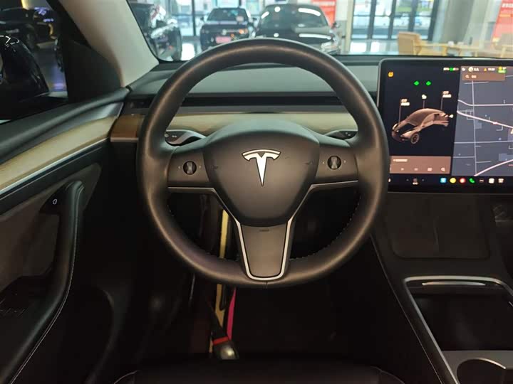 Фото 11 - Tesla Model Y