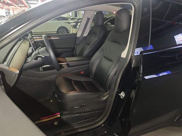 Фото 15 - Tesla Model Y