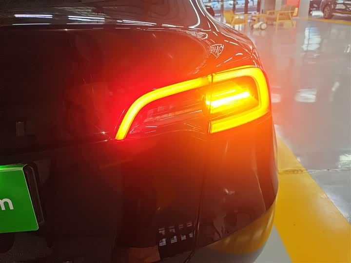 Фото 8 - Tesla Model Y