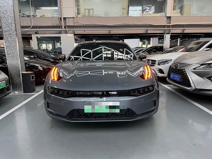 Фото 2 - Zeekr 001