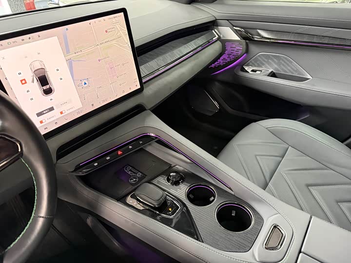 Фото 6 - Zeekr 001