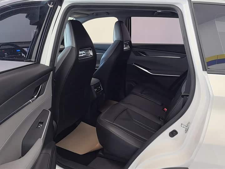 Фото 11 - Changan CS75 Plus