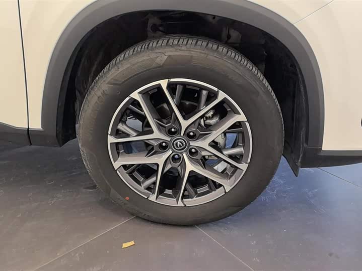 Фото 6 - Changan CS75 Plus