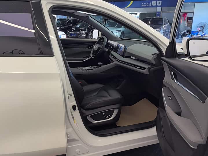 Фото 8 - Changan CS75 Plus