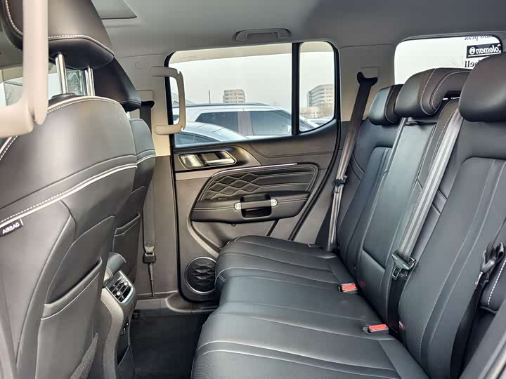 Фото 4 - Tank 300