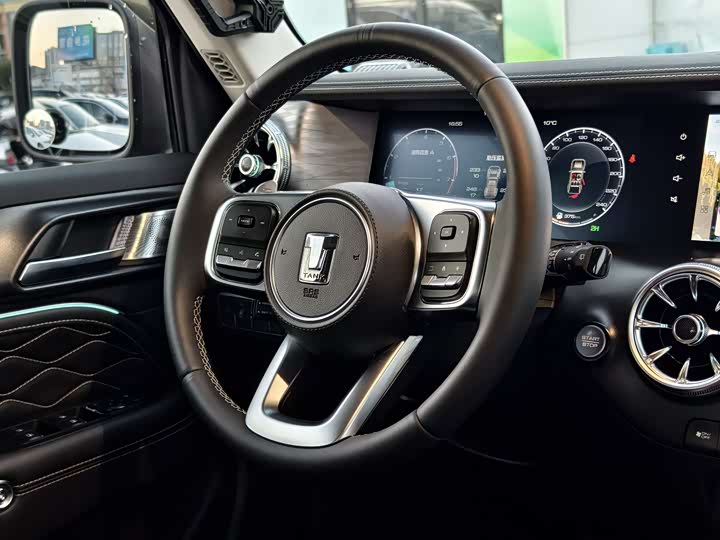 Фото 7 - Tank 300