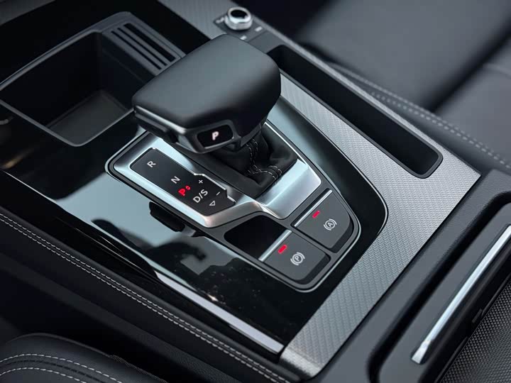 Фото 12 - Audi Q5L