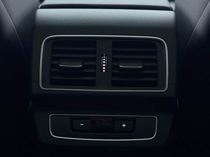 Фото 14 - Audi Q5L