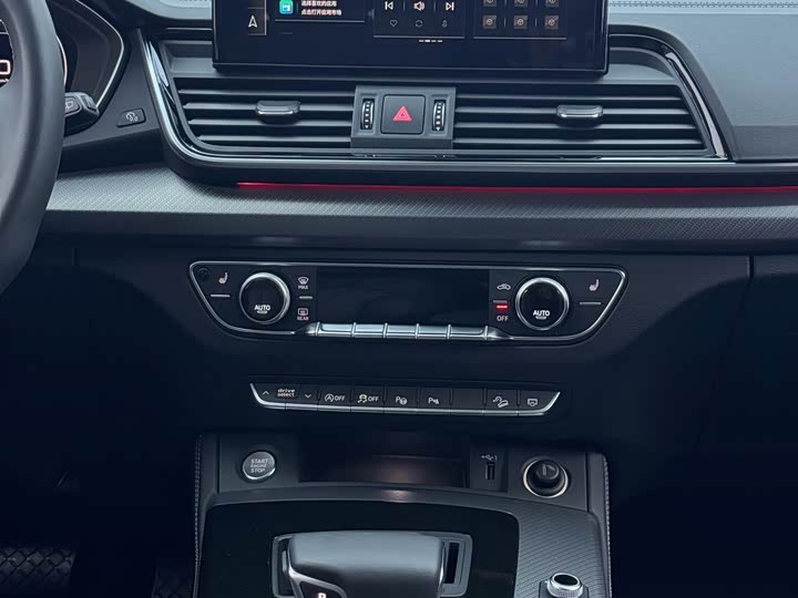 Фото 16 - Audi Q5L