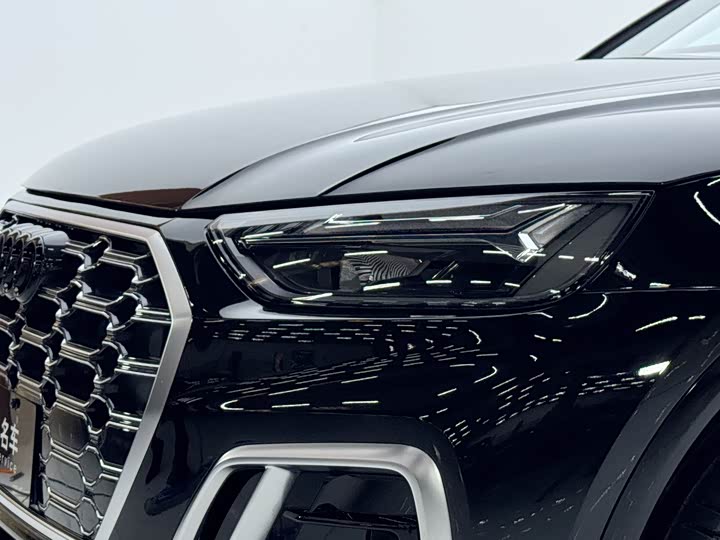 Фото 2 - Audi Q5L