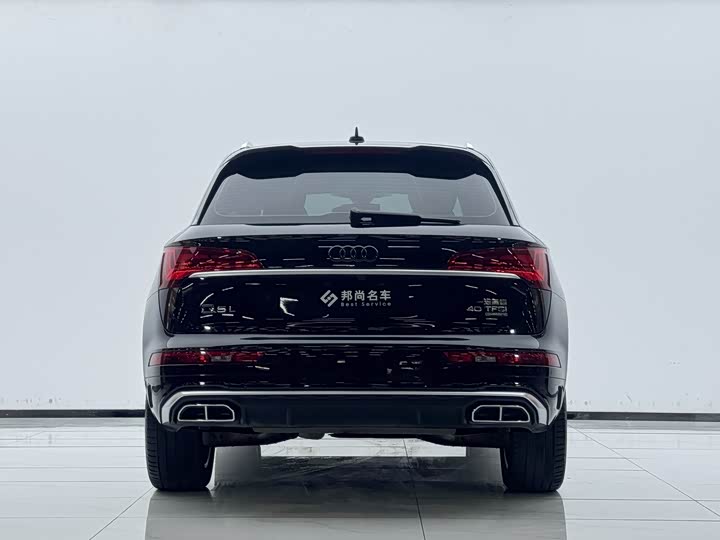 Фото 23 - Audi Q5L