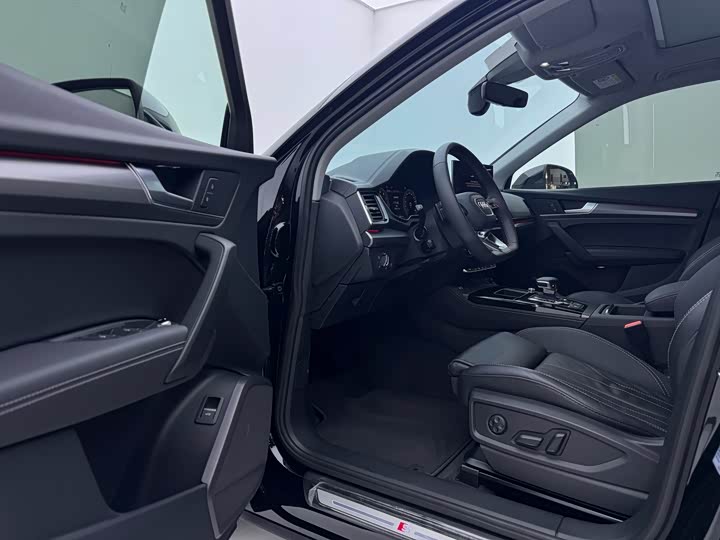 Фото 5 - Audi Q5L