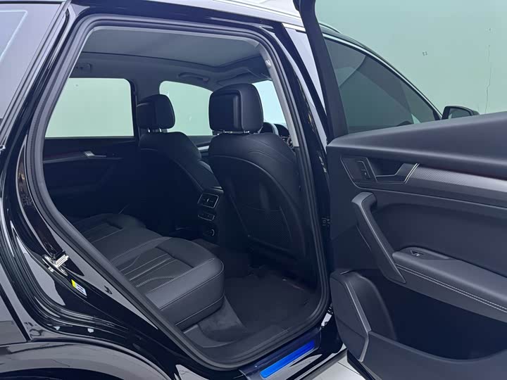 Фото 7 - Audi Q5L