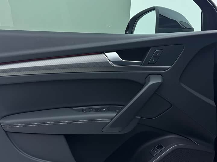 Фото 8 - Audi Q5L