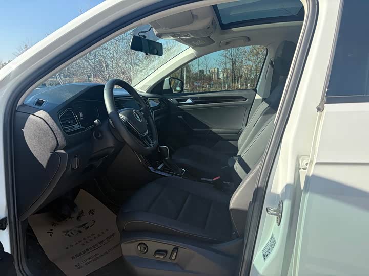 Фото 8 - Volkswagen T-Roc