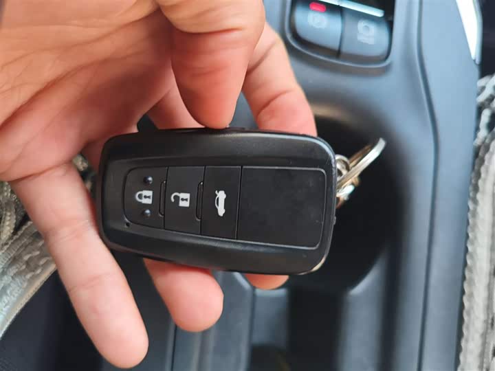 Фото 12 - Toyota Corolla