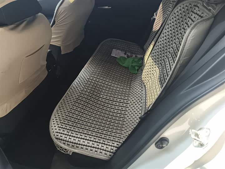 Фото 15 - Toyota Corolla