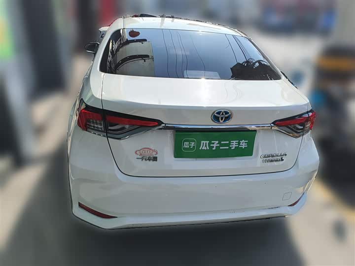 Фото 28 - Toyota Corolla