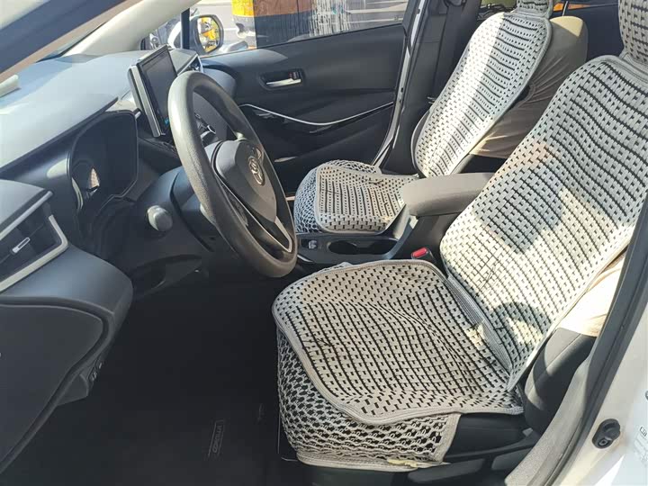 Фото 8 - Toyota Corolla