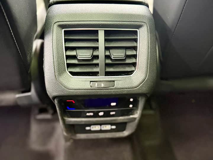 Фото 15 - Volkswagen Tayron