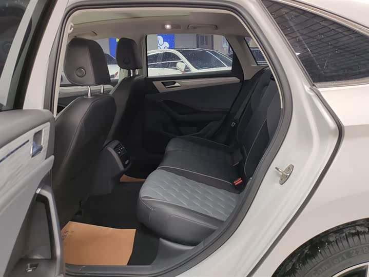 Фото 11 - Volkswagen Sagitar L