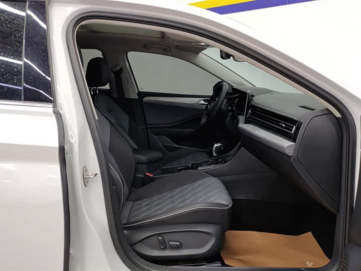 Фото 8 - Volkswagen Sagitar L