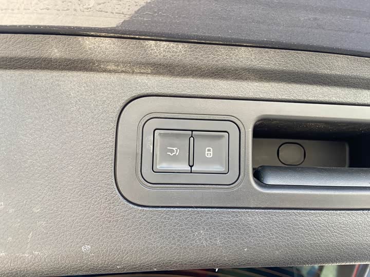 Фото 23 - BYD Tang Hybrid/EV