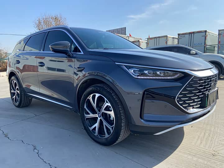 Фото 3 - BYD Tang Hybrid/EV