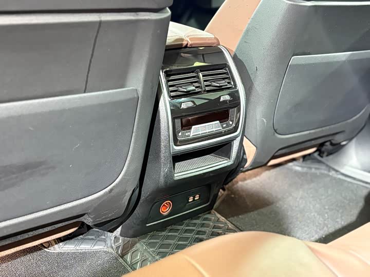 Фото 19 - BMW X7