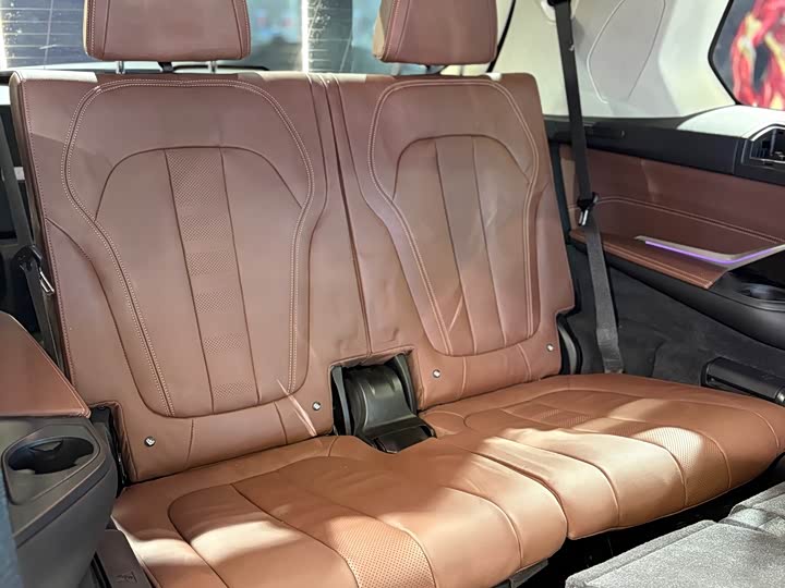 Фото 24 - BMW X7