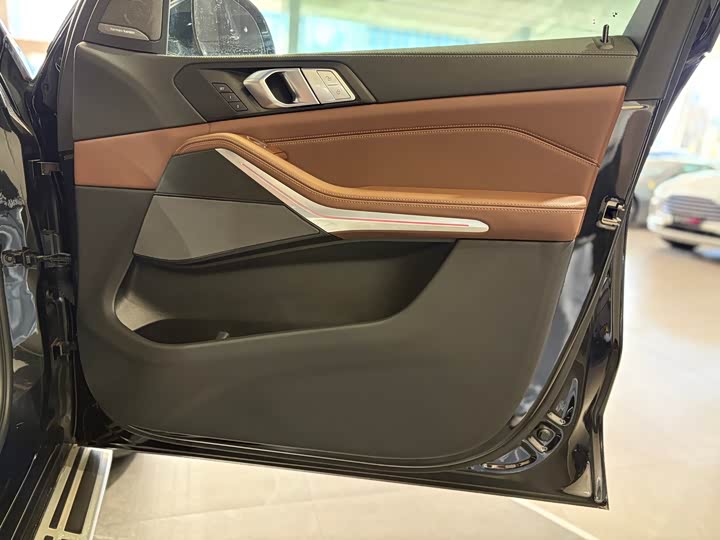 Фото 25 - BMW X7