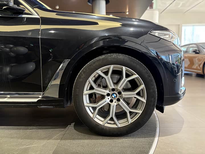 Фото 8 - BMW X7