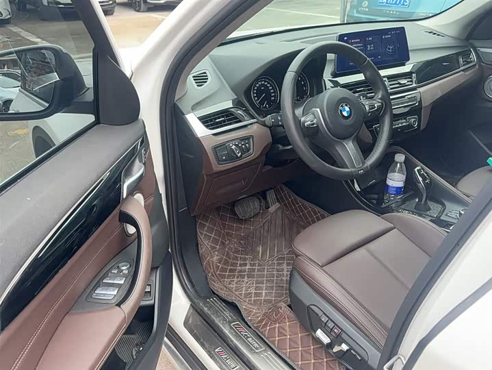 Фото 9 - BMW X1