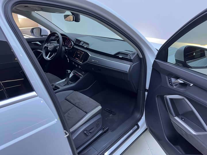 Фото 11 - Audi Q3