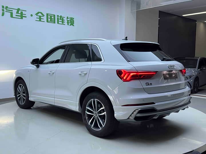 Фото 4 - Audi Q3