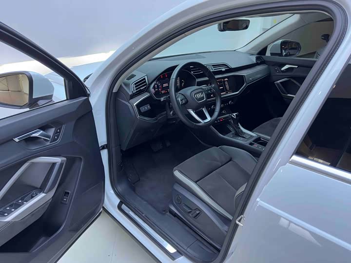 Фото 9 - Audi Q3